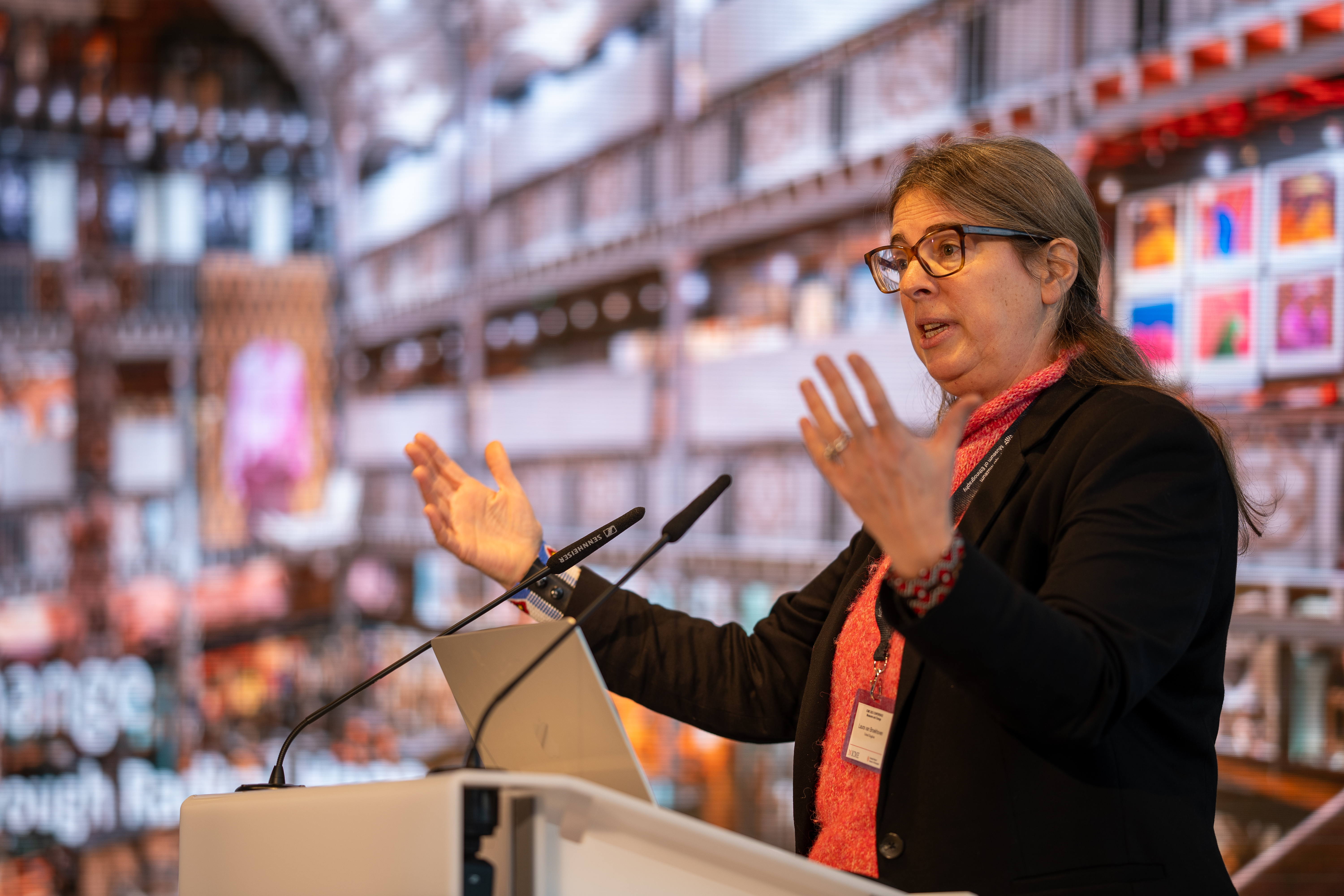 Laura Van Broekhoven, Pitt Rivers Múzeum